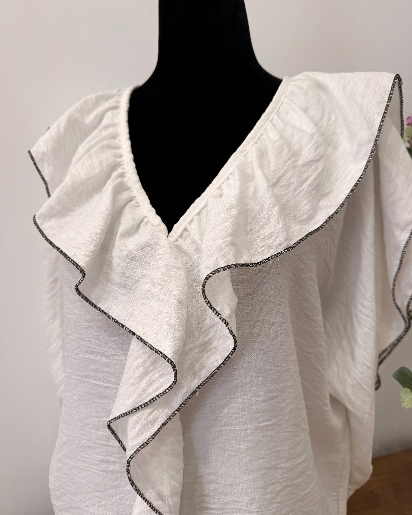 Blusa volantes blanca