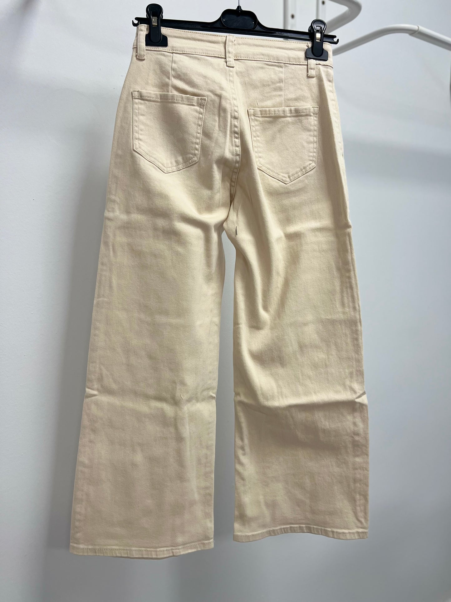 Pantalón pierna ancha beige