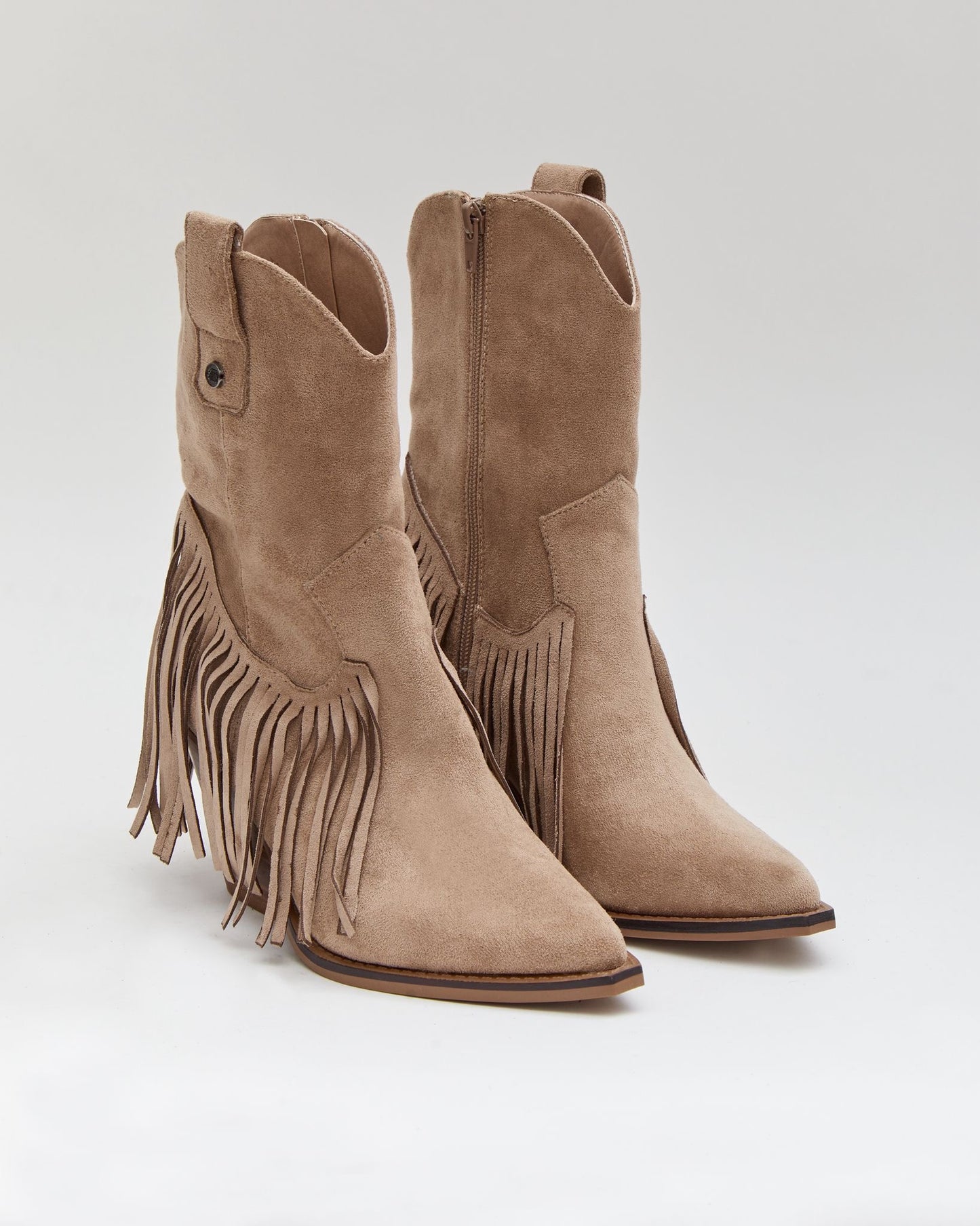 Botín beige flecos