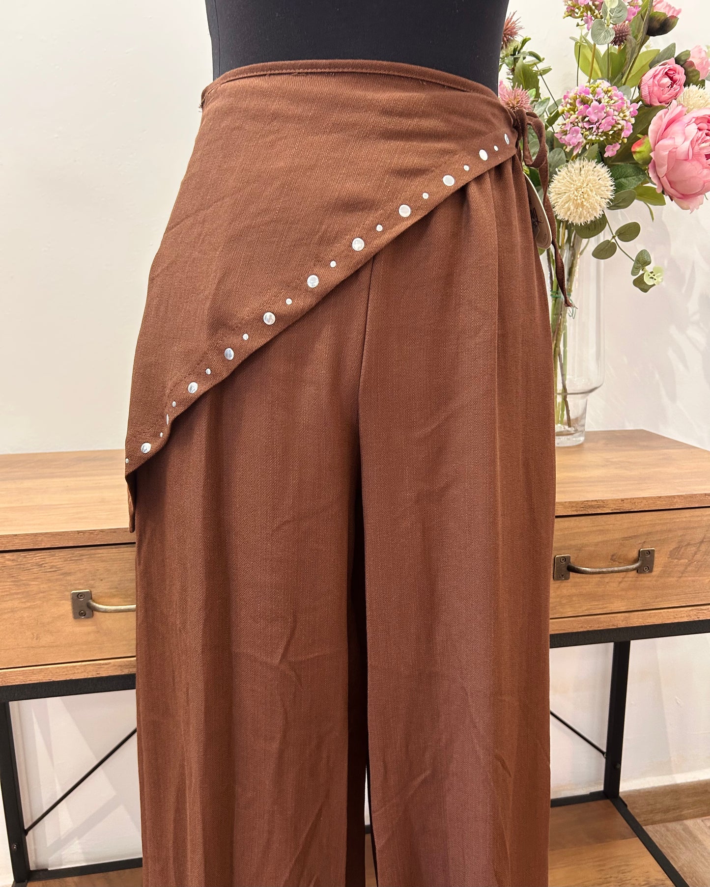Pantalón con pañuelo