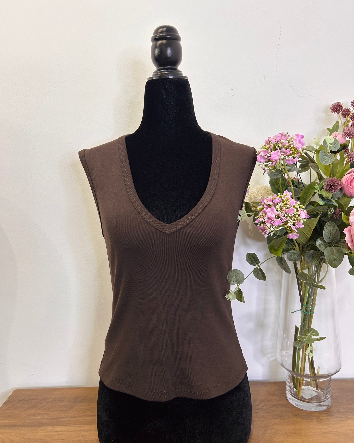 Camiseta tiranta pico