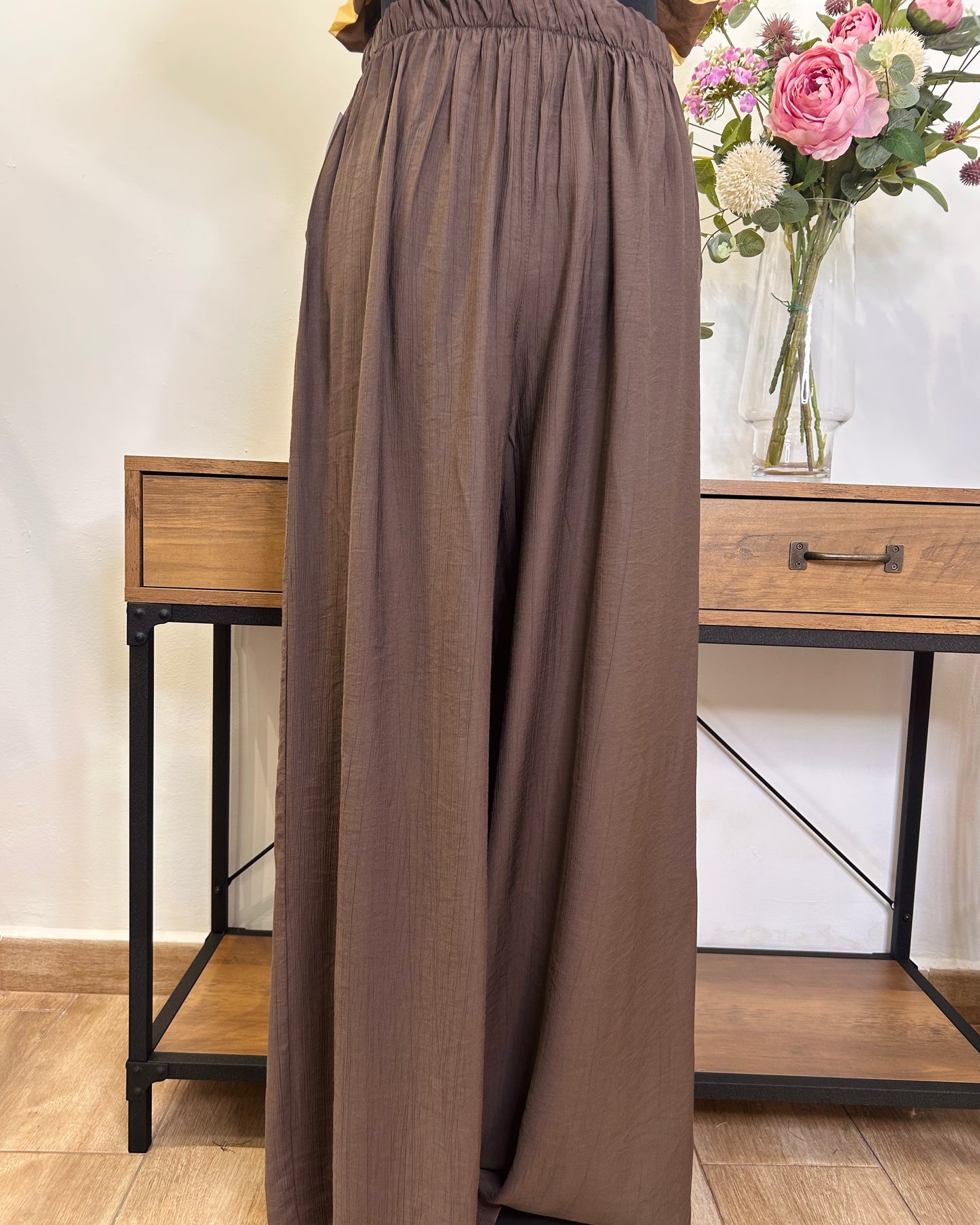 Pantalón marrón palazo