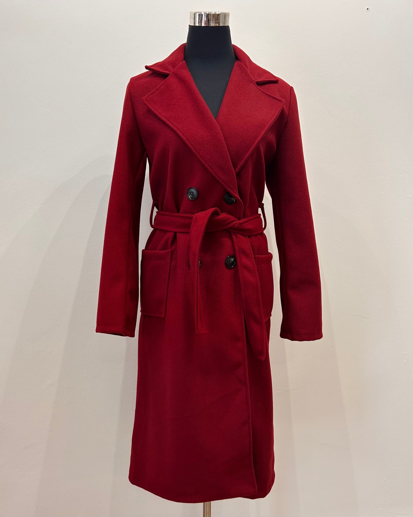 Abrigo de paño burdeos