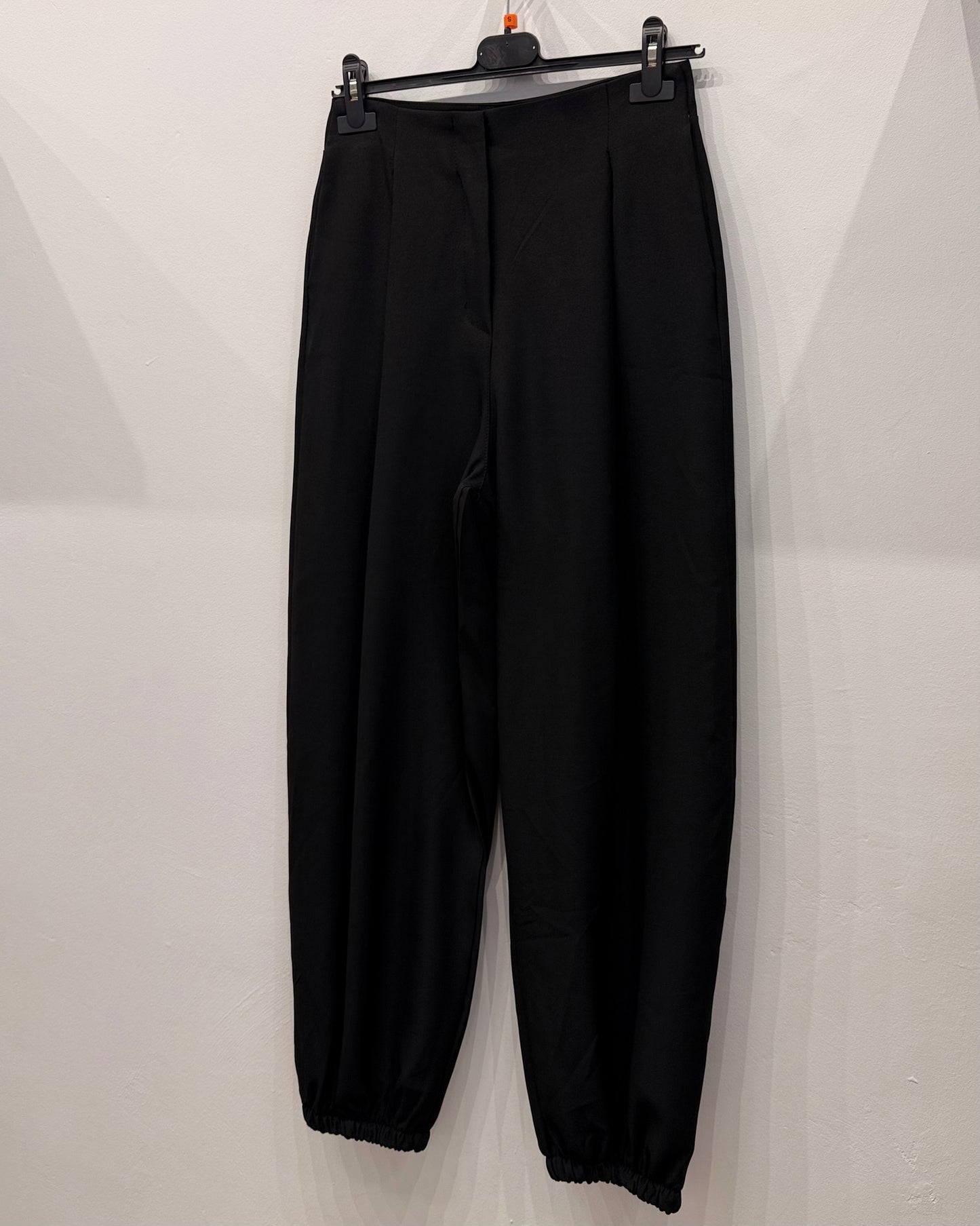 Pantalón globo negro