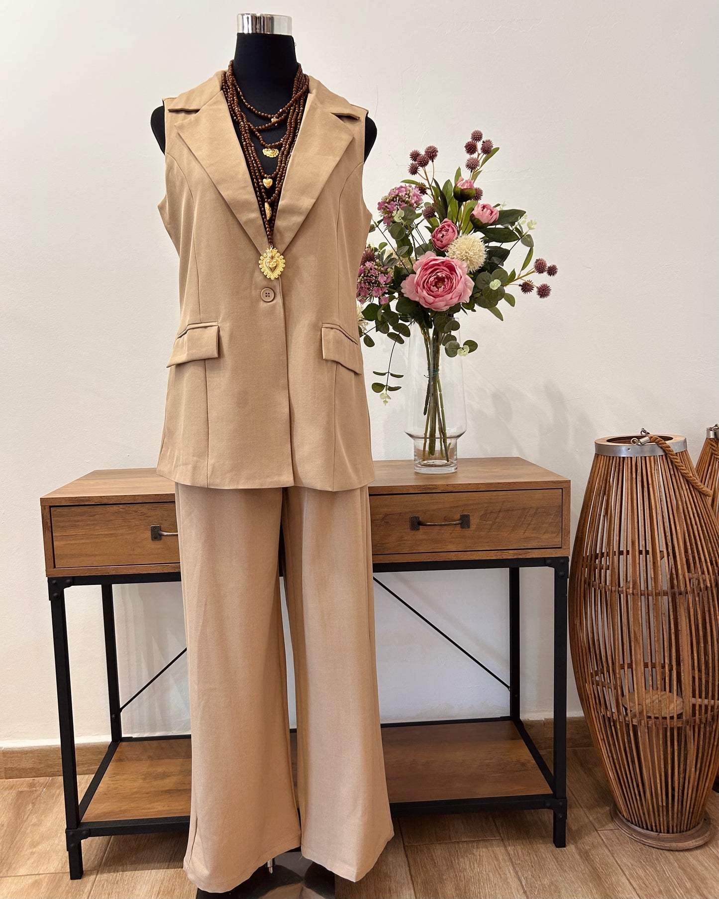 Traje de chaqueta sin mangas