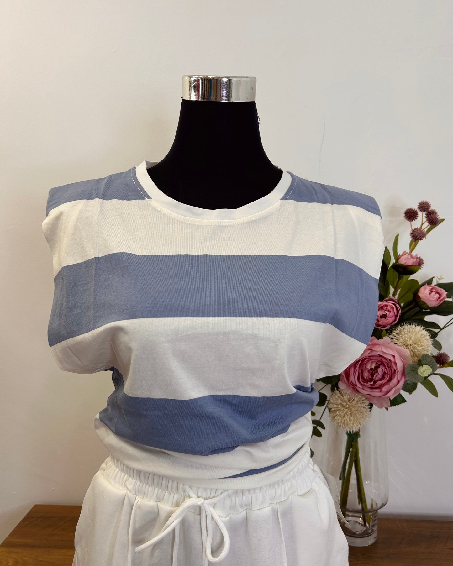Camiseta algodón raya hombrera pequeña