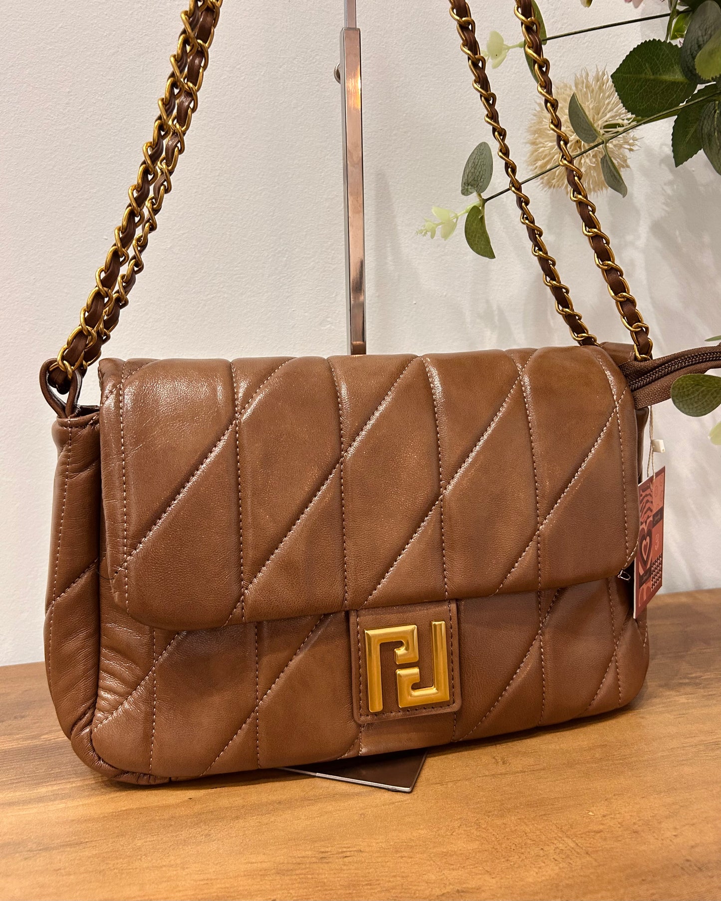 Bolso camel cadena