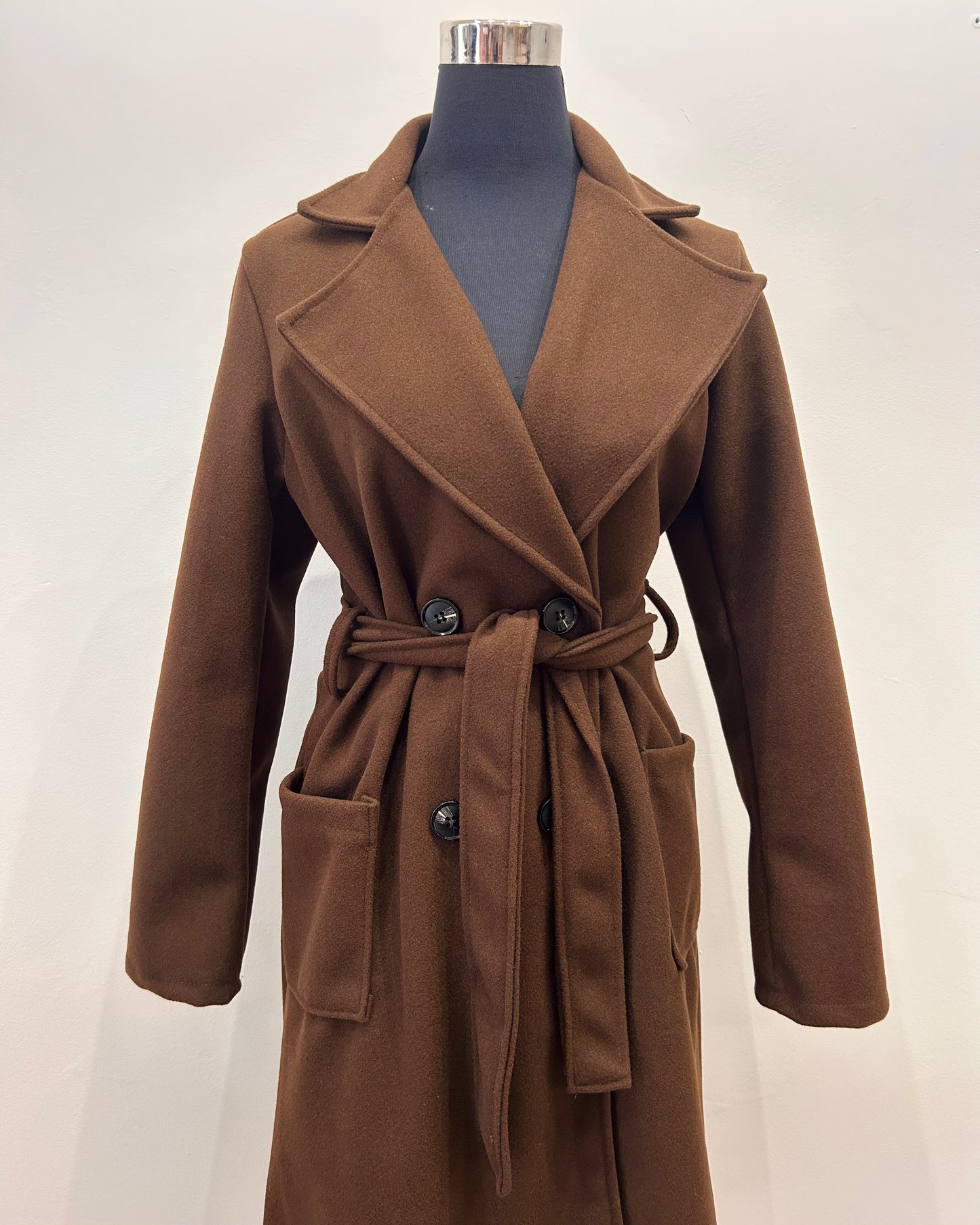 Abrigo de paño marrón
