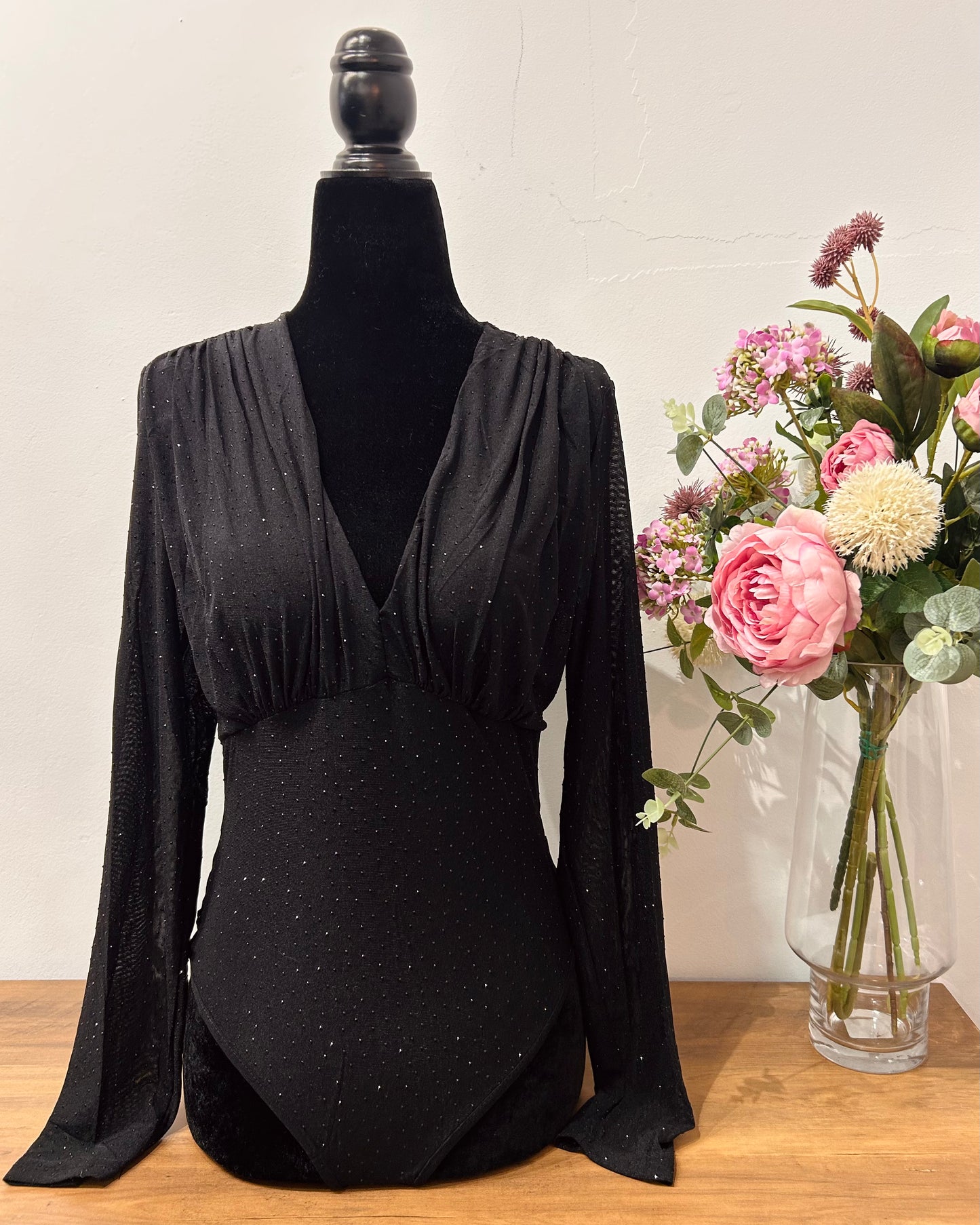 Body brillo cuello pico