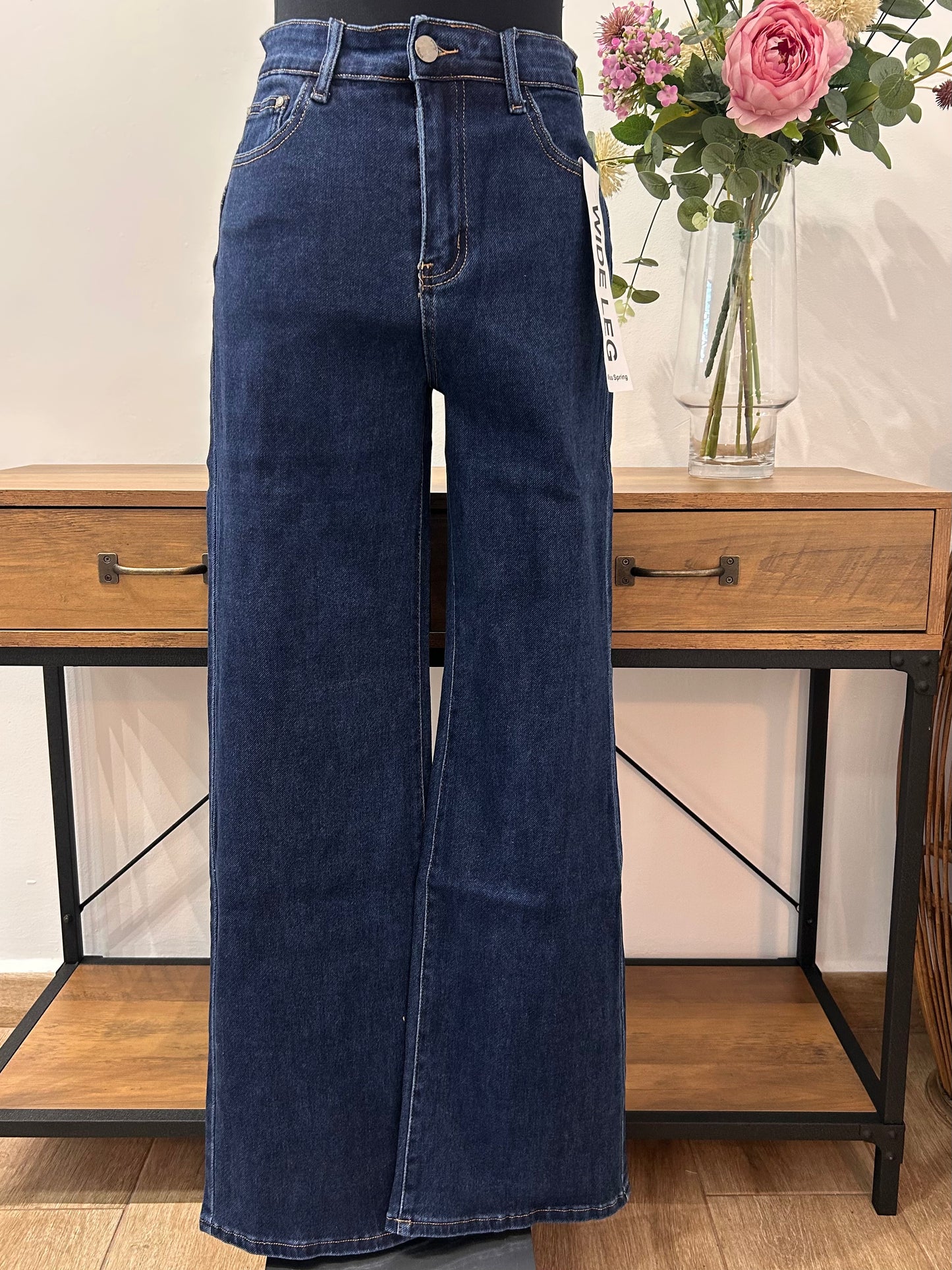 Vaquero recto oscuro