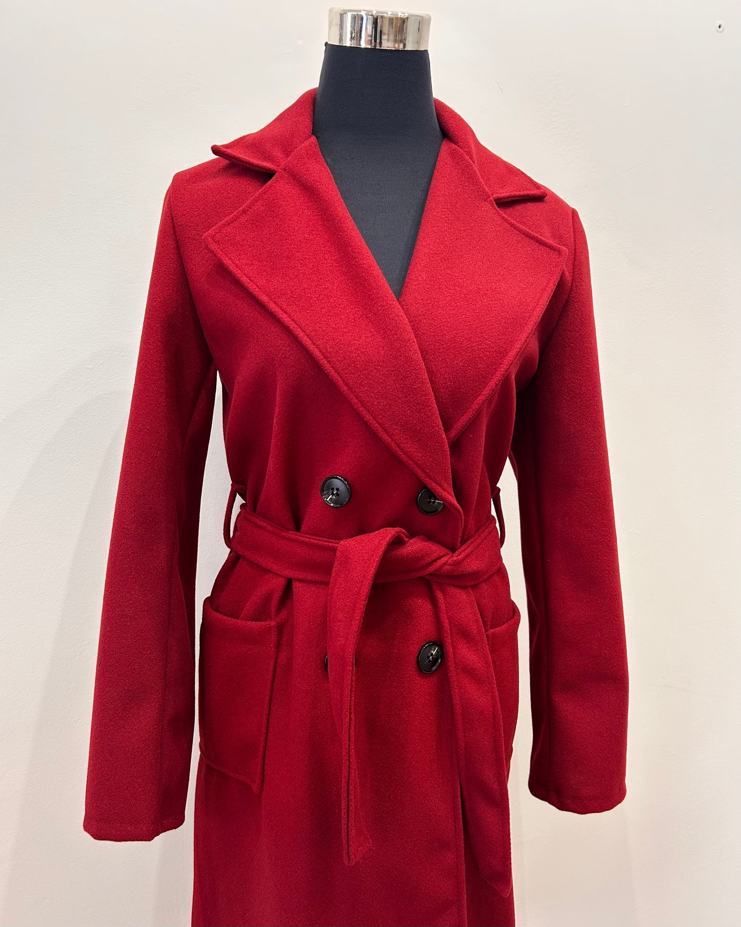 Abrigo de paño burdeos