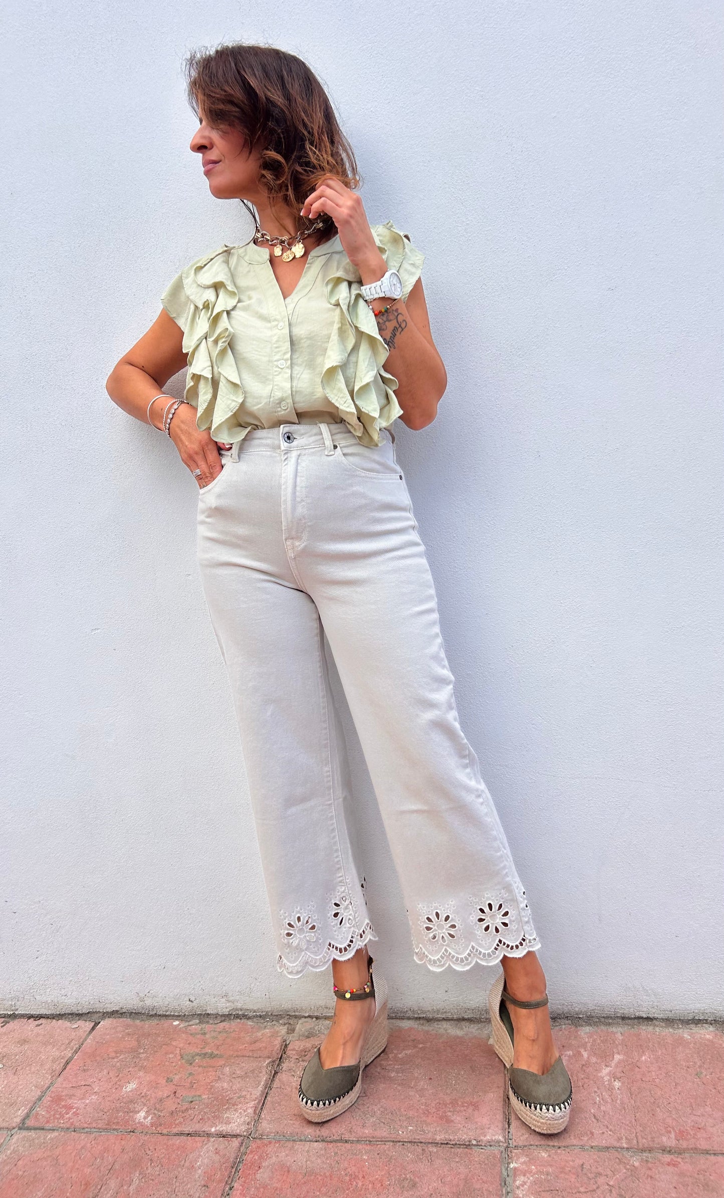 Vaquero beige perforado