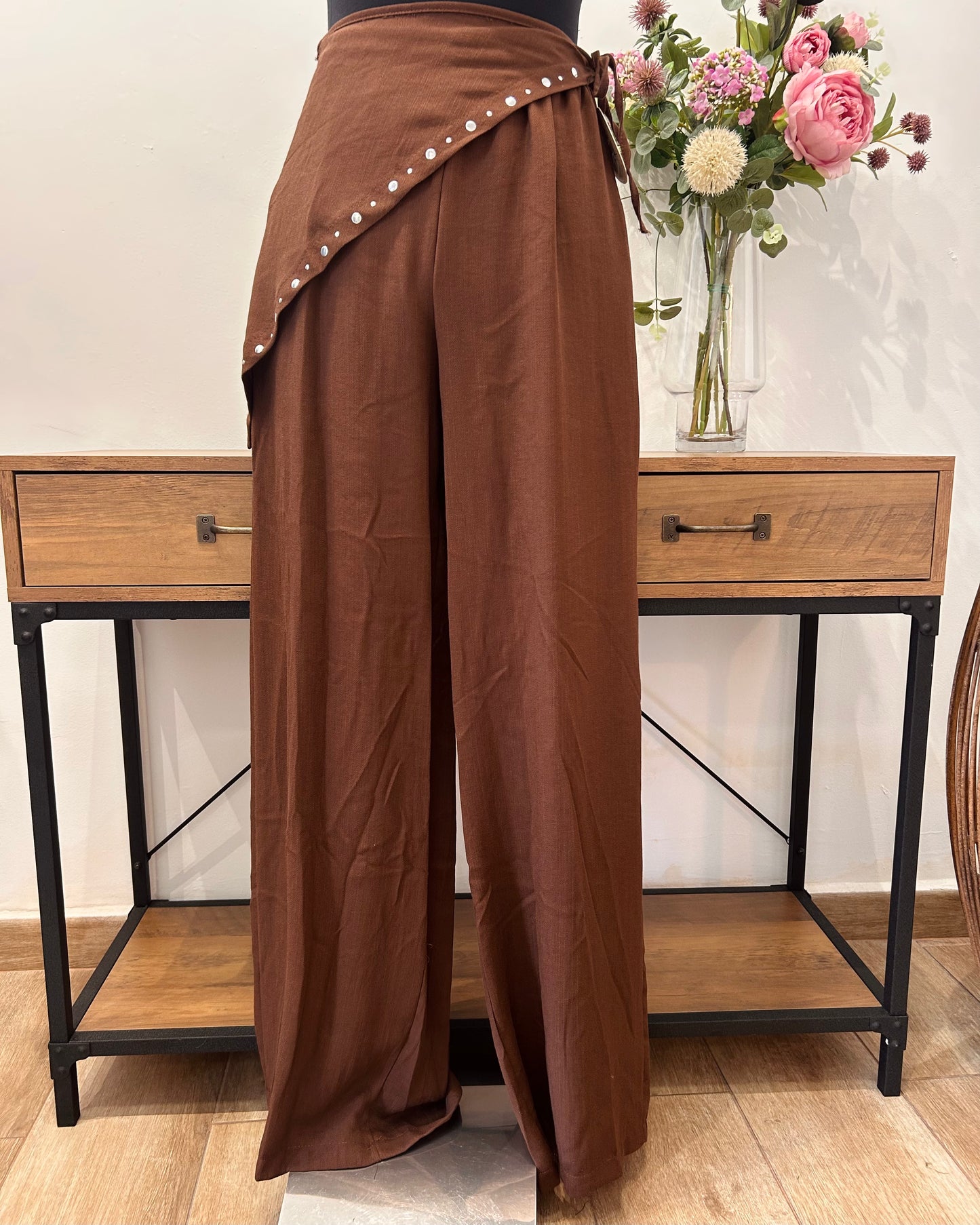 Pantalón con pañuelo