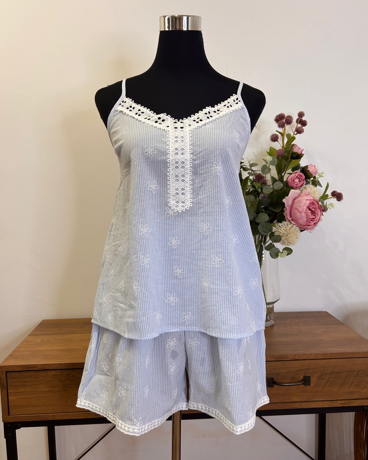 Conjunto de rayas tiranta y short