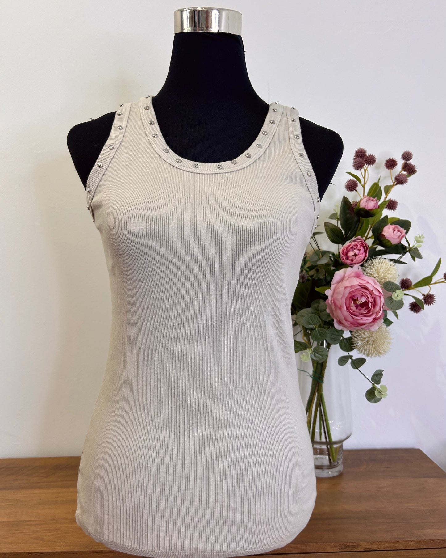 Camiseta tirantes tacha plata