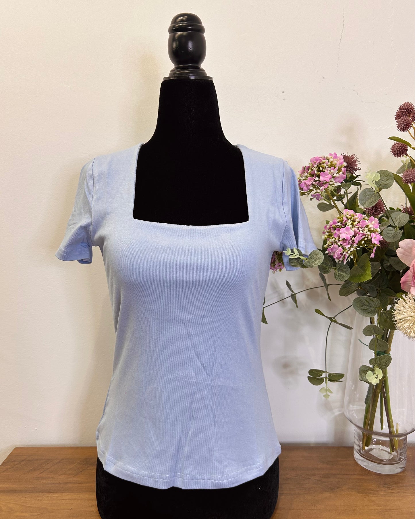 Camiseta escote cuadrado