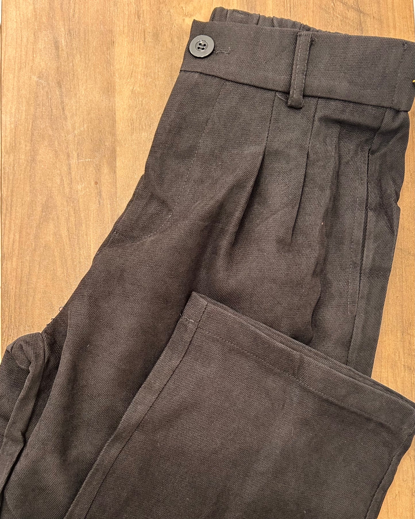 Pantalón micropana pinzas