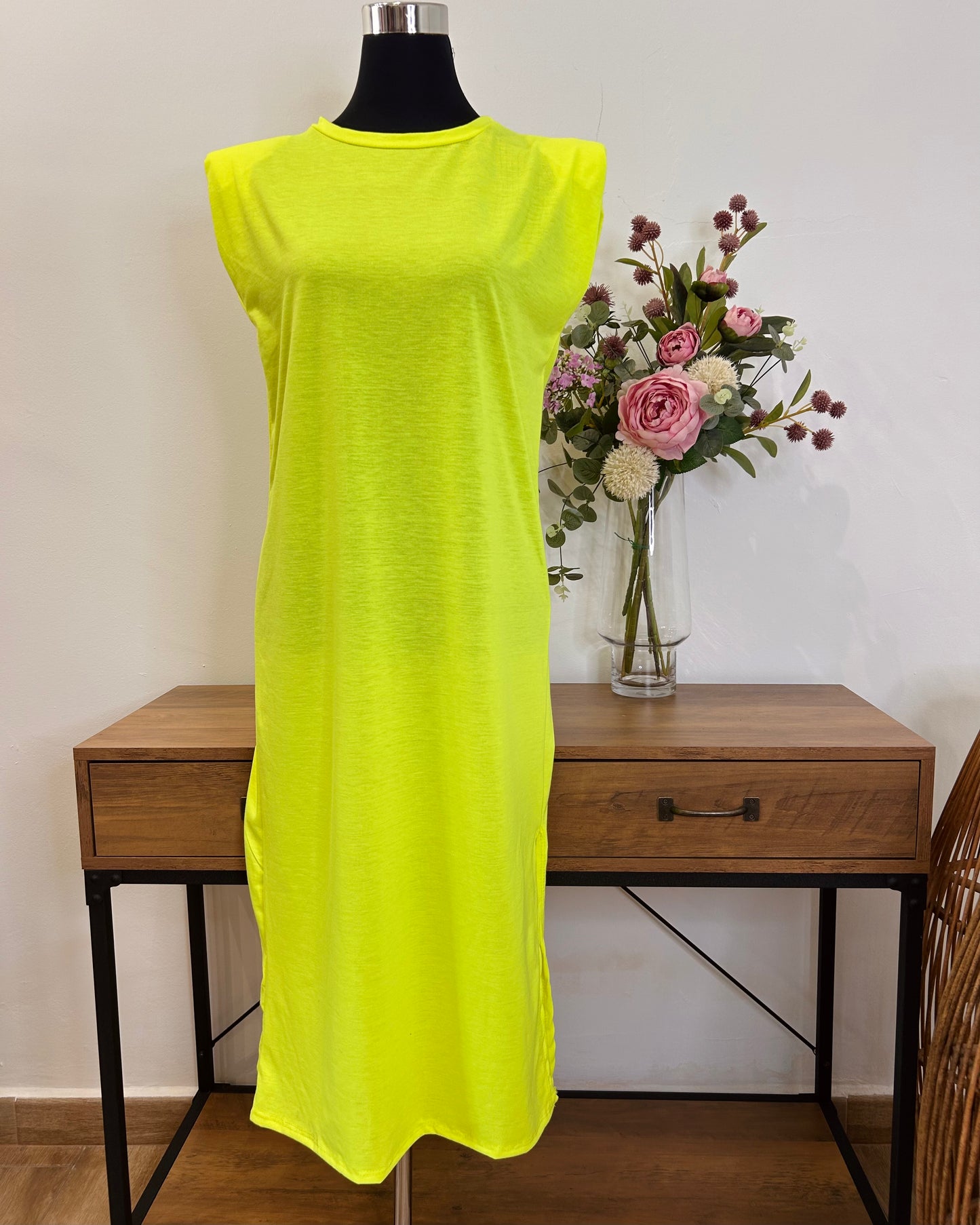 Vestido flúor hombreras