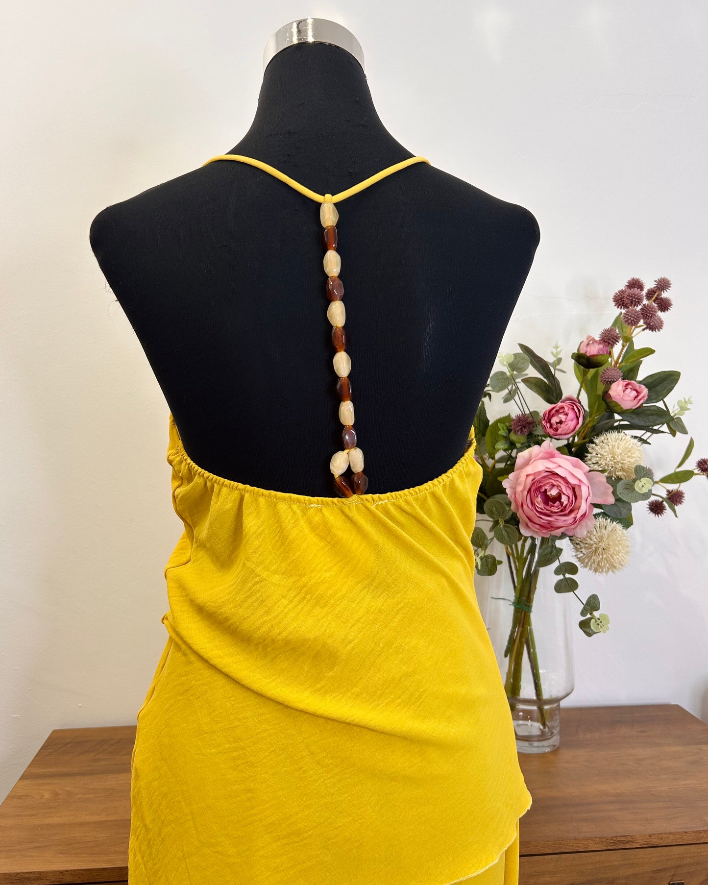 Conjunto mostaza piedra espalda