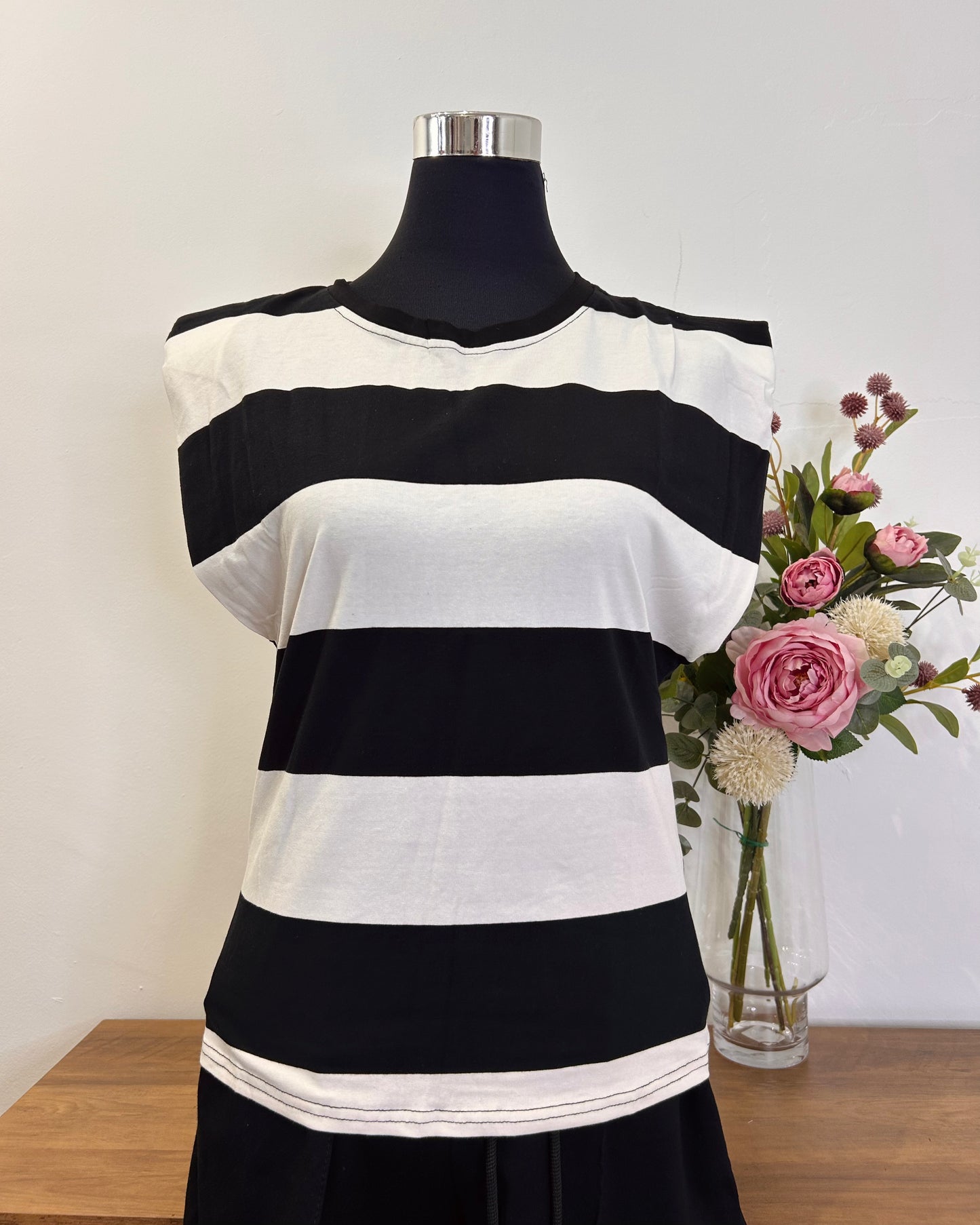Camiseta algodón raya hombrera pequeña