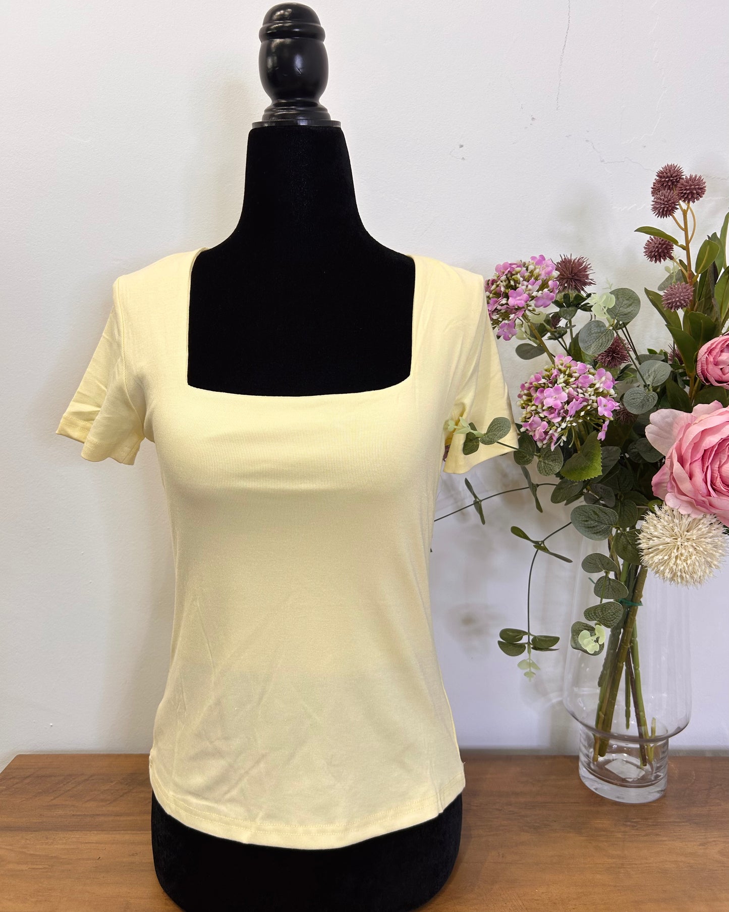 Camiseta escote cuadrado
