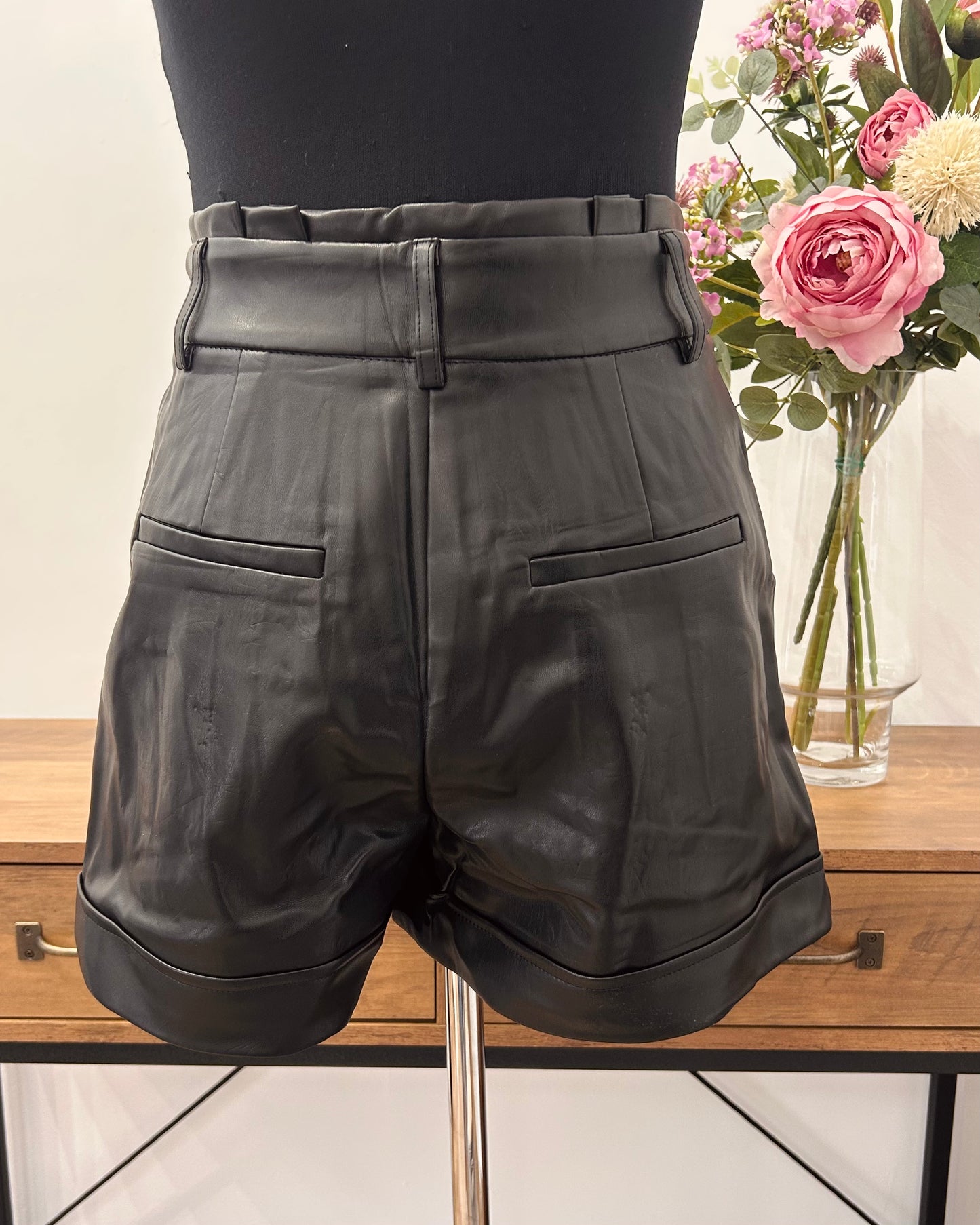 Pantalón corto negro