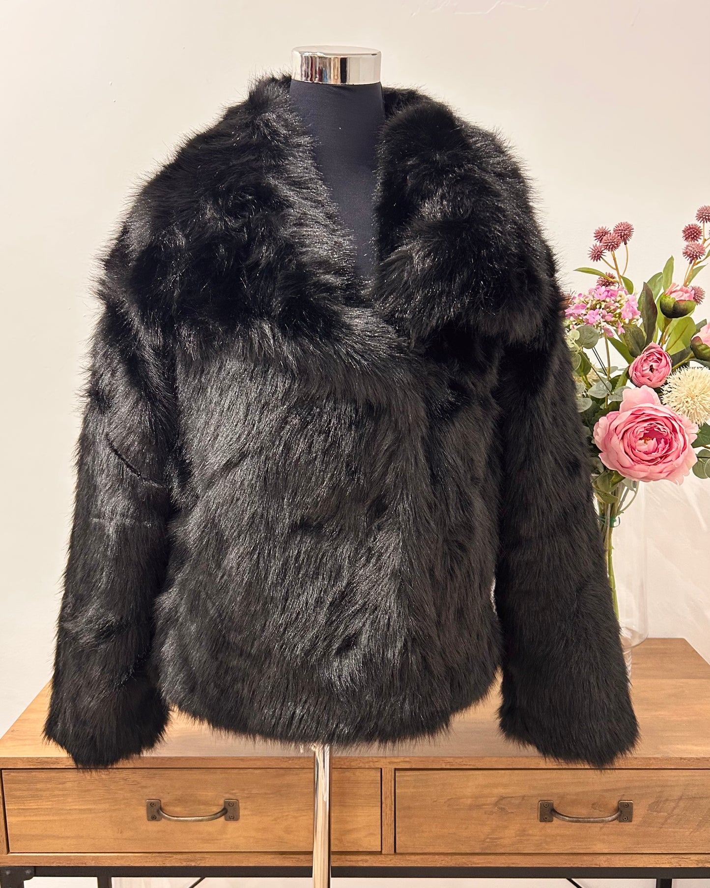 Abrigo pelo negro