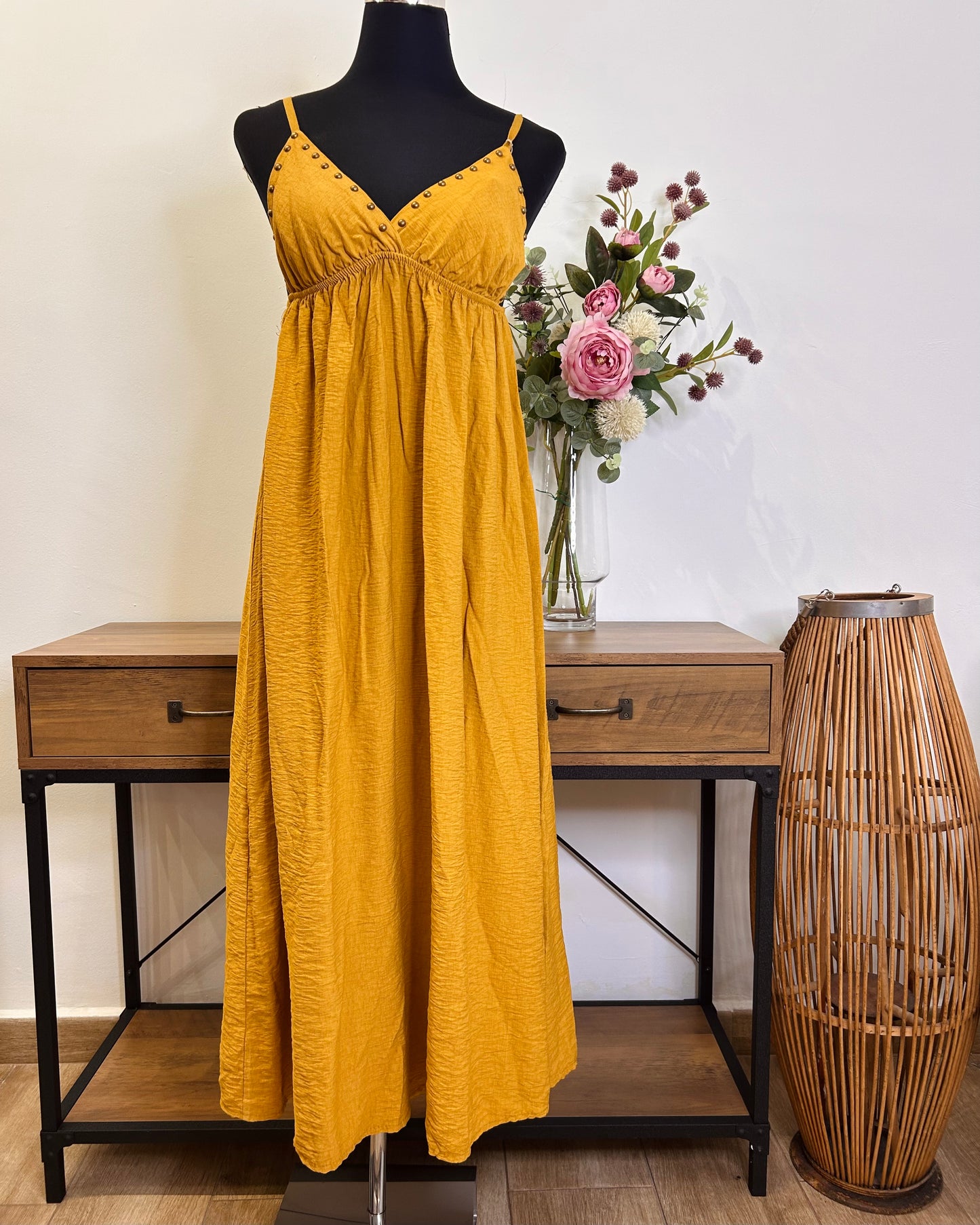 Vestido mostaza tacha