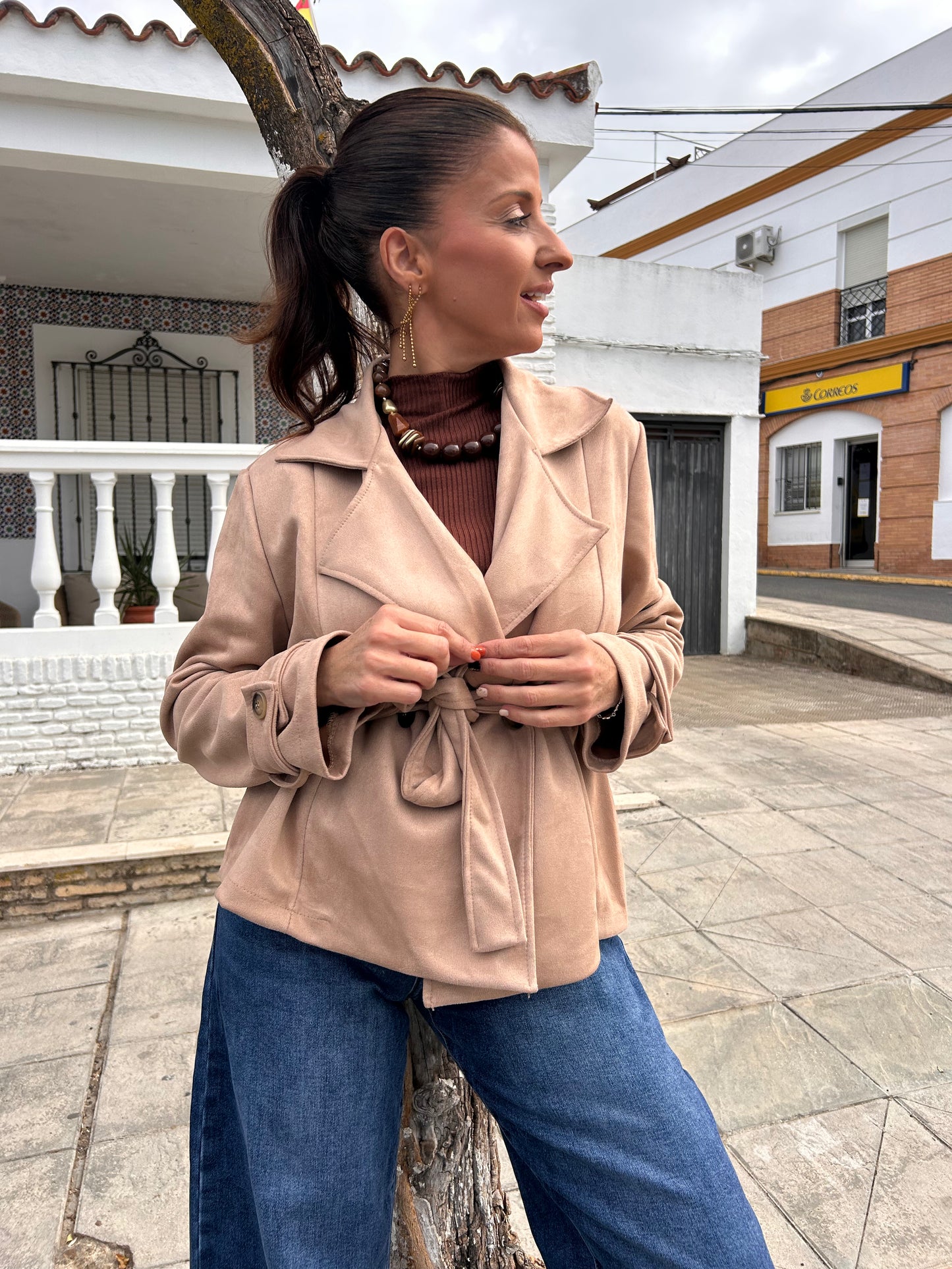 Chaqueta antelina cropped