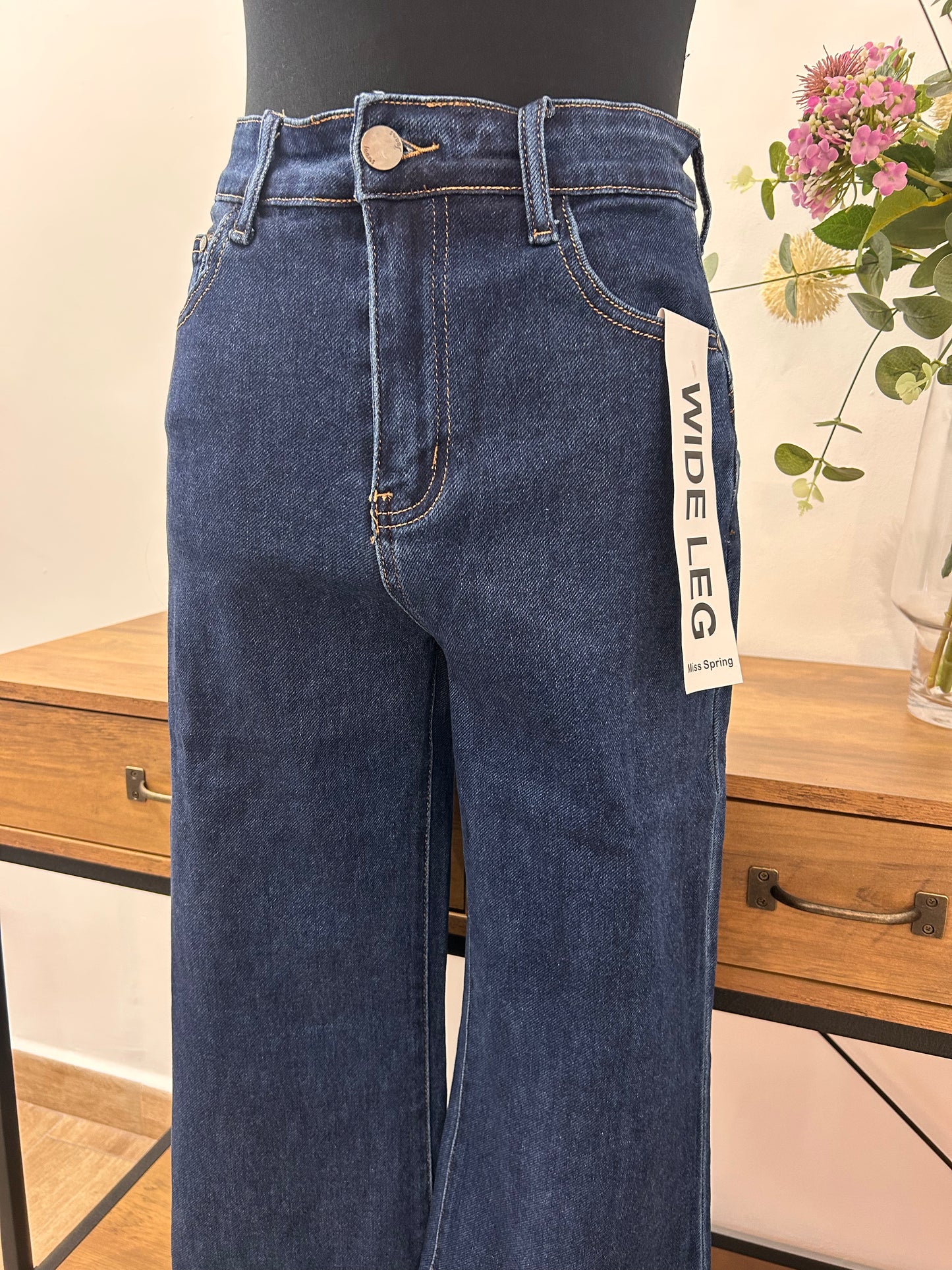 Vaquero recto oscuro