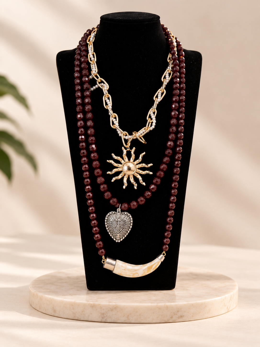 Collar triple cuerno